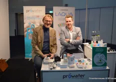 Eddy Hilbrink en Johan van Brakel van ProWater. Begin met schoon water, zo is de boodschap, en deze heren kunnen de meeste telers wat dat betreft nog wel wat leren.